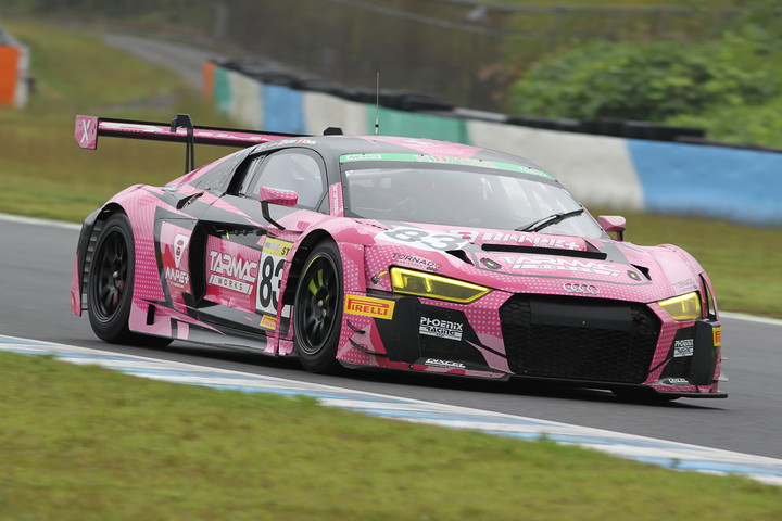 ウォームアップ: 総合＆ST-XクラストップタイムのPhoenix Racing Asia R8