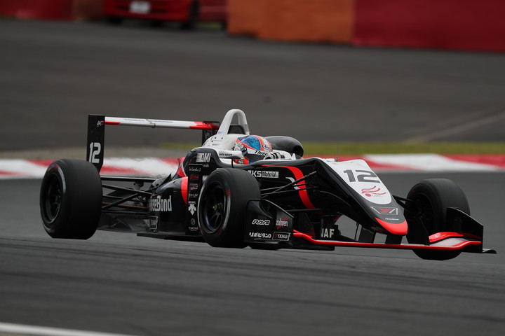 第18戦予選4位、第19戦予選3位の笹原右京（THREEBOND）