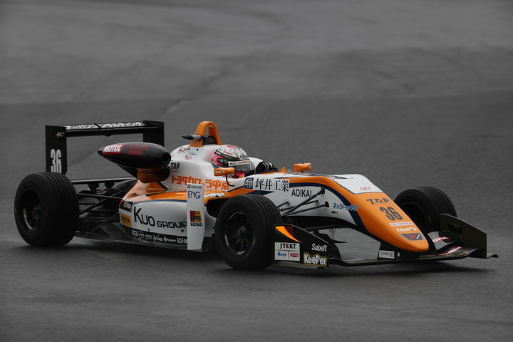 優勝は坪井翔（カローラ中京Kuo TOM'S F317）