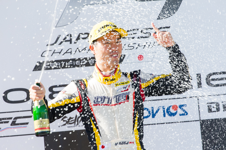 優勝した菅波冬悟（OTG MOTOR SPORTS）