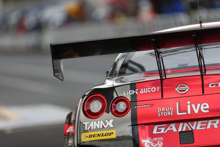 公式練習: GAINER TANAX GT-R