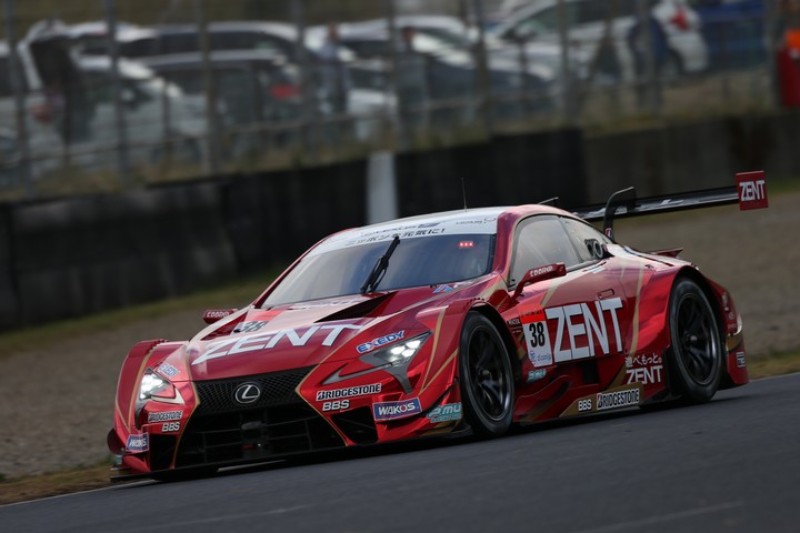 公式練習: 立川祐路（ZENT CERUMO LC500）