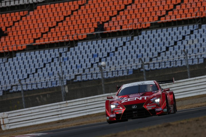 公式練習: 立川祐路（ZENT CERUMO LC500）