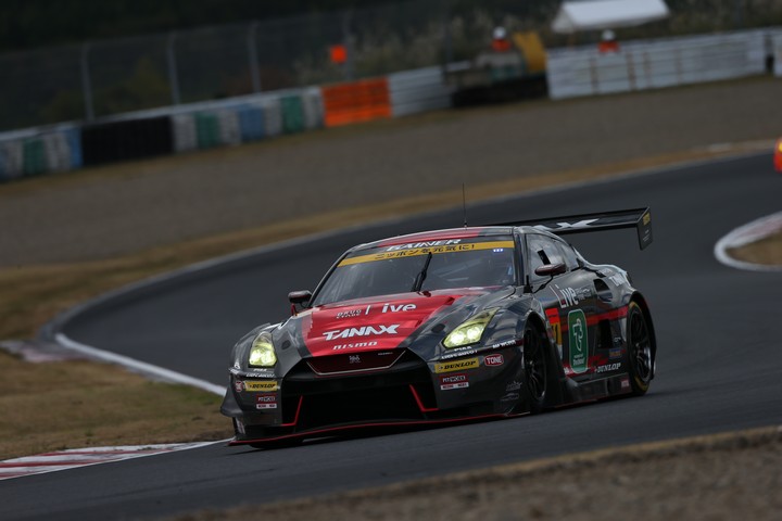 公式練習: 安田裕信（GAINER TANAX GT-R）