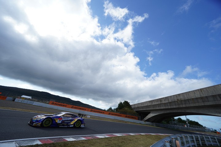 公式練習: 国本雄資／山下健太組（WedsSport ADVAN LC500）