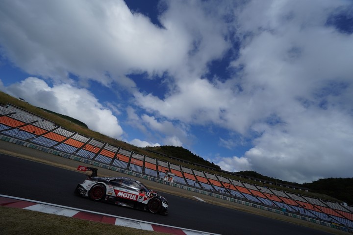 公式練習: 武藤英紀／中嶋大祐組（MOTUL MUGEN NSX-GT）