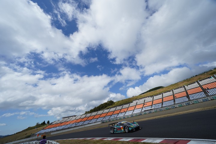 公式練習: 高橋一穂／加藤寛規組（シンティアム・アップル・ロータス）