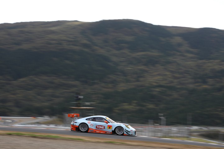 公式練習: 久保凜太郎／石川京侍組（GULF NAC PORSCHE 911）