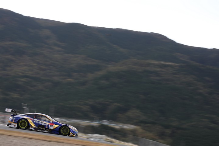 公式練習: 国本雄資／山下健太組（WedsSport ADVAN LC500）