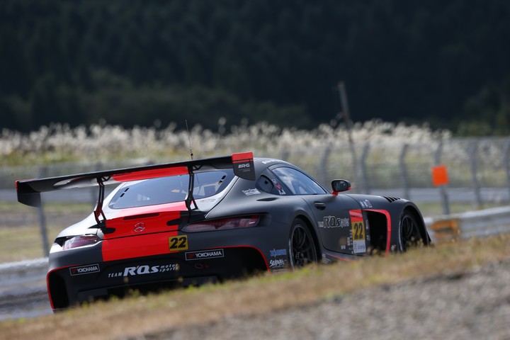 公式練習: 和田久／城内政樹組（アールキューズAMG GT3）