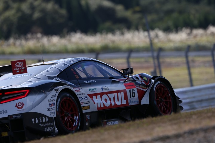 公式練習: 武藤英紀／中嶋大祐組（MOTUL MUGEN NSX-GT）