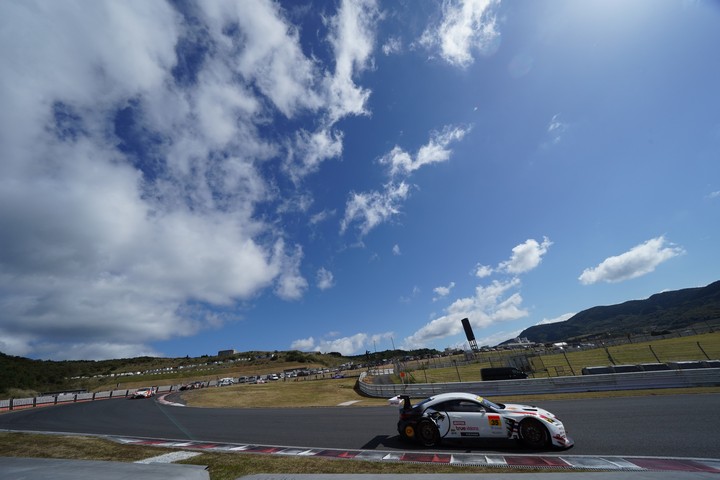 サーキットサファリ: ナタウッド・ジャルーンスルカワッタナ／ナタポン・ホートンカム組（arto RC F GT3）