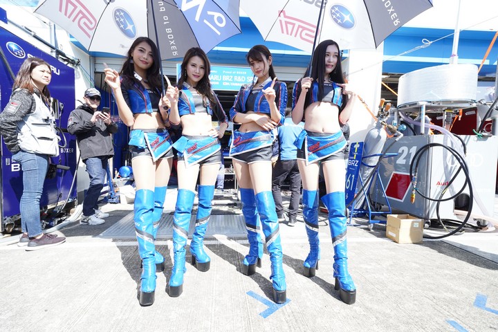 ピットウォーク: レースクイーン