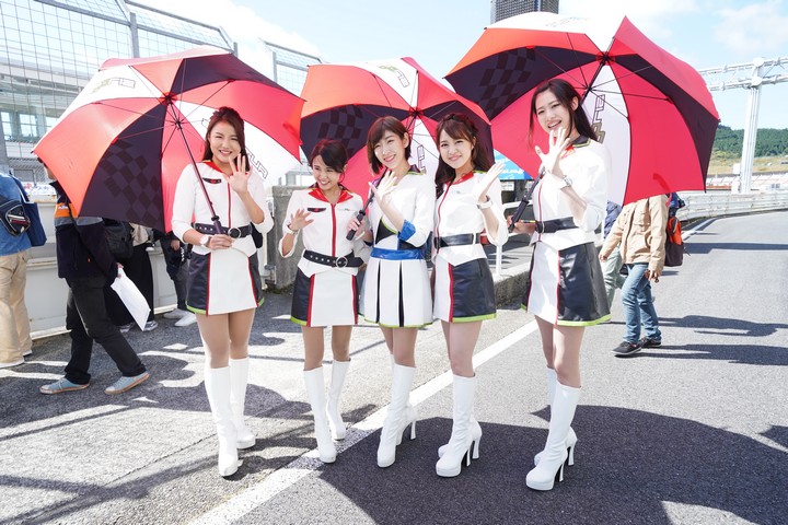 ピットウォーク: レースクイーン