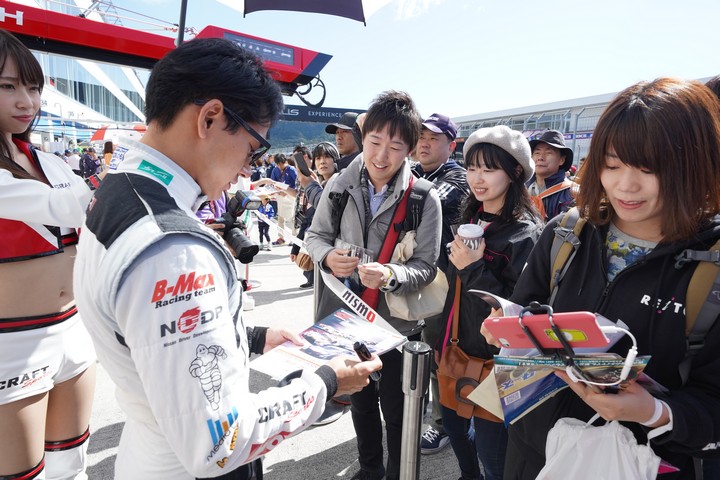 ピットウォーク: 千代勝正（NDDP RACING with B-MAX）