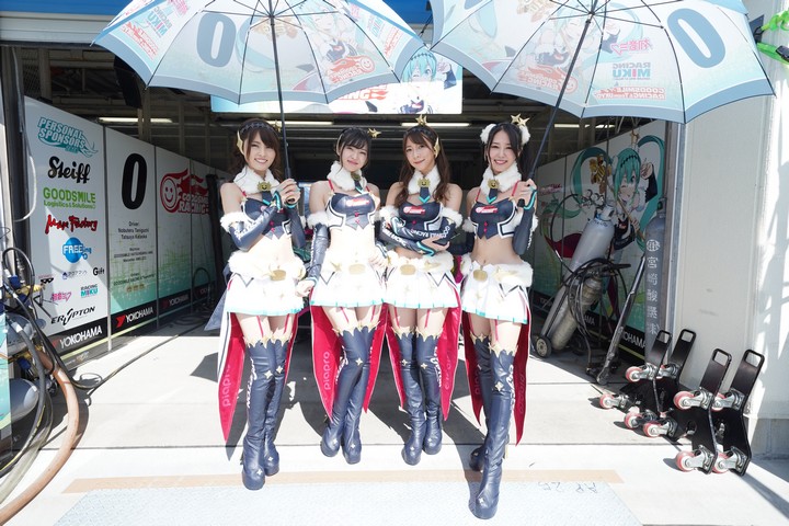 ピットウォーク: レースクイーン