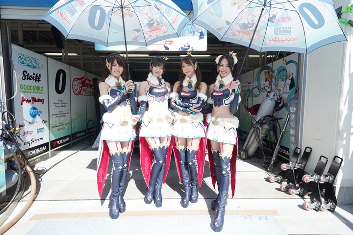 ピットウォーク: レースクイーン