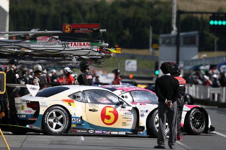 公式予選: 坂口夏月／平木湧也組（マッハ車検MC86 Y's distraction）