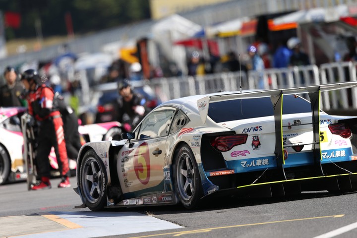 公式予選: 坂口夏月／平木湧也組（マッハ車検MC86 Y's distraction）