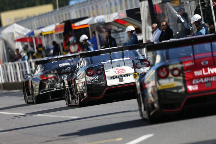 公式予選: 星野一樹／吉田広樹組（GAINER TANAX triple a GT-R）