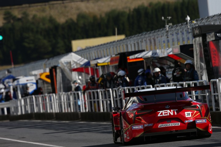 公式予選: 立川祐路／石浦宏明組（ZENT CERUMO LC500）