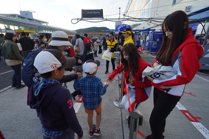 GTキッズウォーク: レースクイーン