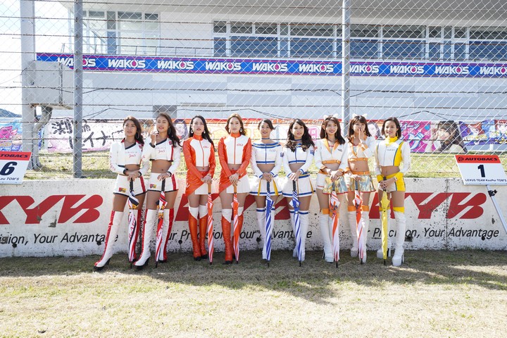 ピットウォーク: レースクイーン