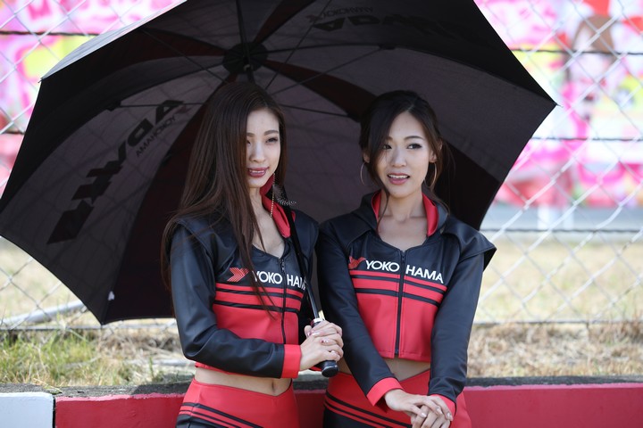 ピットウォーク: レースクイーン