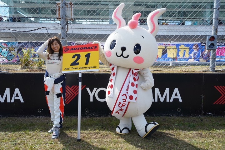 ピットウォーク: レースクイーン