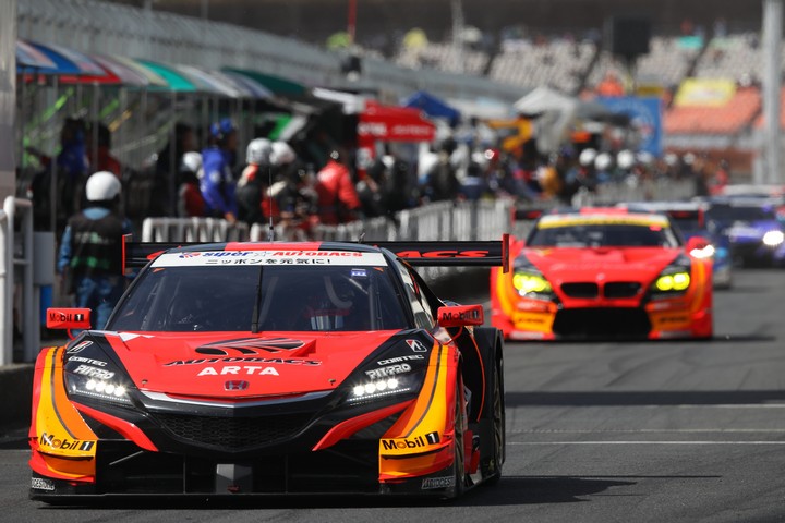 スタート進行: 伊沢拓也（ARTA NSX-GT）