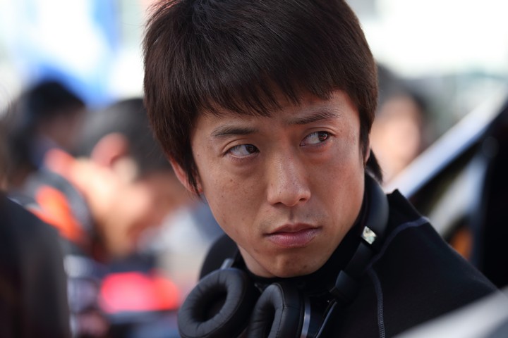 スタート進行: 伊沢拓也（AUTOBACS RACING TEAM AGURI）