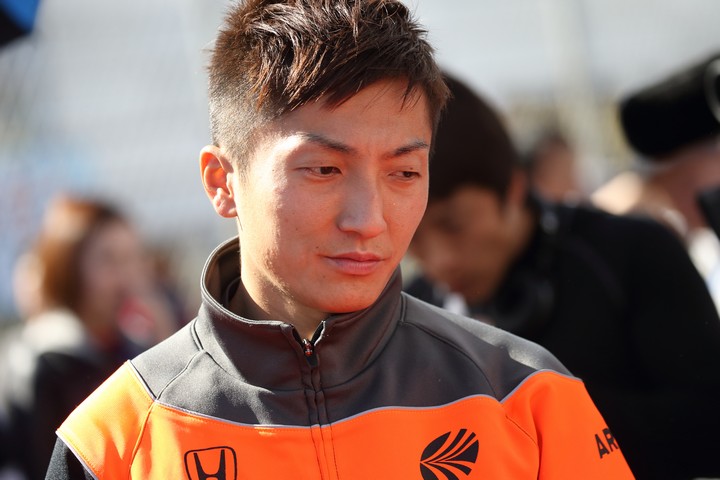 スタート進行: 野尻智紀（AUTOBACS RACING TEAM AGURI）