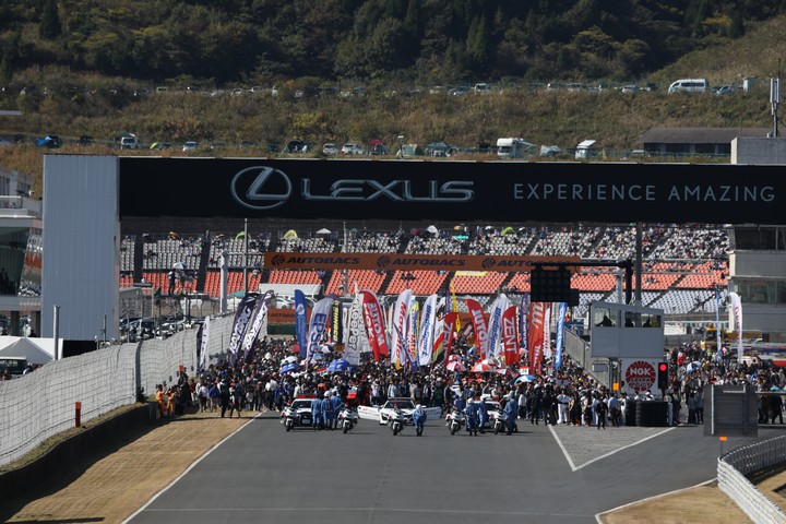 スタート進行: グリッドウォークは大盛況