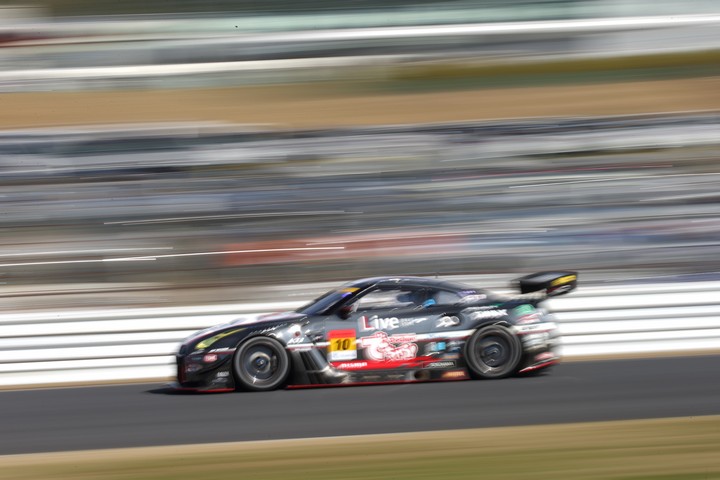 決勝レース: 星野一樹／吉田広樹組（GAINER TANAX triple a GT-R）