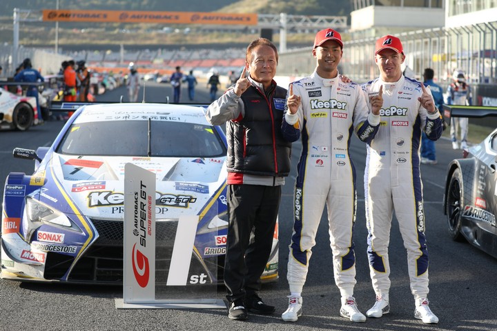 決勝レース: GT500クラスで優勝した関屋正徳監督、平川亮、ニック・キャシディ（LEXUS TEAM KeePer TOM'S）