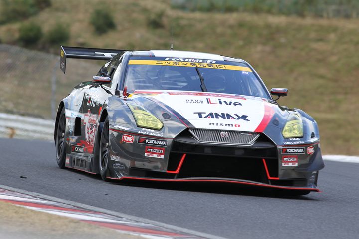 GT300クラス予選2位の星野一樹／吉田広樹組（GAINER TANAX triple a GT-R）