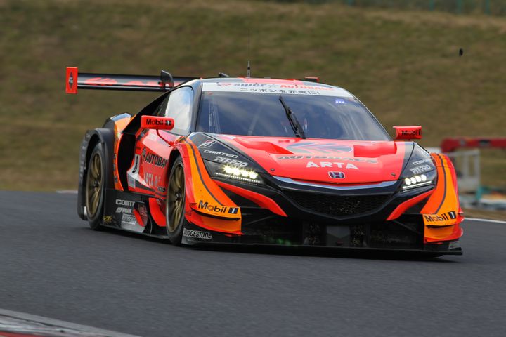 GT500クラスポールポジションの野尻智紀／伊沢拓也組（ARTA NSX-GT）