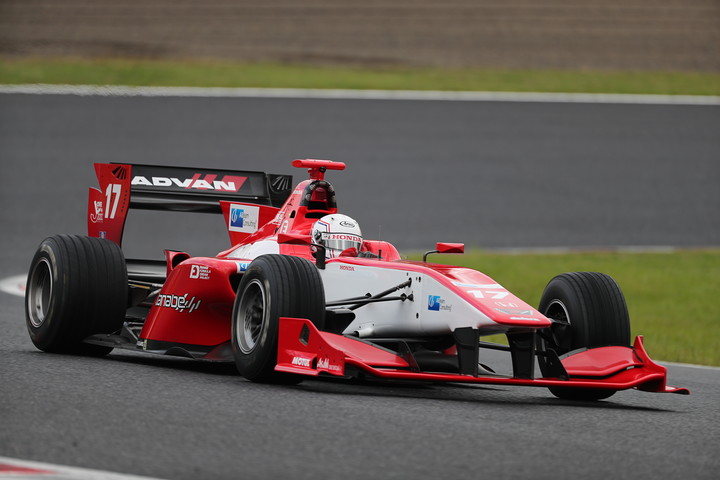 フリー走行1回目: 2位は塚越広大（REAL SF14）