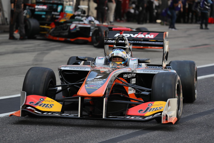 予選11位に沈んだ石浦宏明（P.MU/CERUMO · INGING）