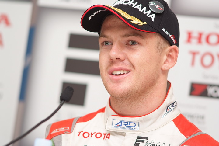 決勝記者会見: 2位のニック・キャシディ（KONDO RACING）