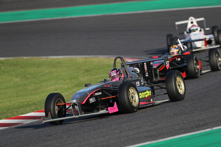 レース序盤の吉田宜弘を先頭とする3位争い