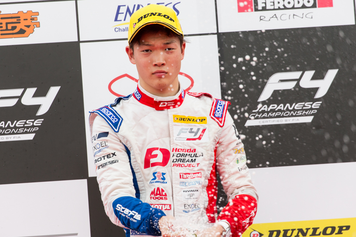決勝2位の名取鉄平（Hondaフオ一ミュラ・ドリ一ム・プロジェクト）