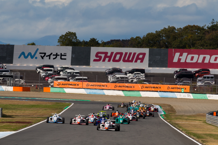 12周の決勝がスタートした