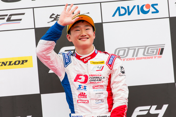 優勝した角田裕毅（Hondaフオ一ミュラ・ドリ一ム・プロジェクト）