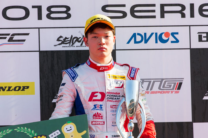 優勝した名取鉄平（Hondaフオ一ミュラ・ドリ一ム・プロジェクト）