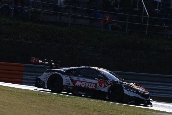 公式練習: 武藤英紀／中嶋大祐組（MOTUL MUGEN NSX-GT）