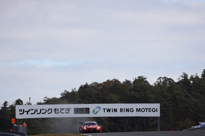 公式練習: 松田次生（MOTUL AUTECH GT-R）