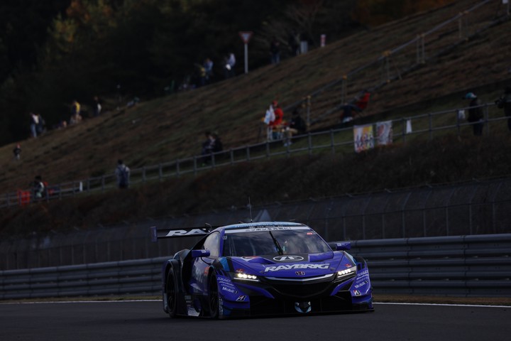 公式練習: 山本尚貴（RAYBRIG NSX-GT）