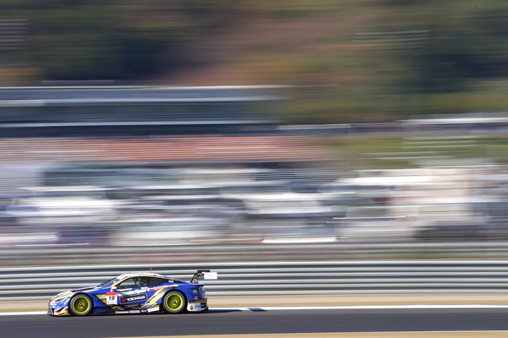 公式練習: 国本雄資／山下健太組（WedsSport ADVAN LC500）