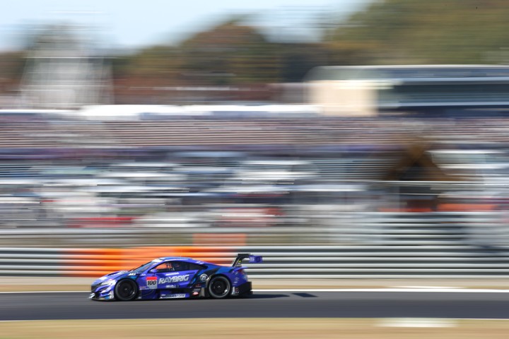 公式練習: 山本尚貴／ジェンソン・バトン組（RAYBRIG NSX-GT）